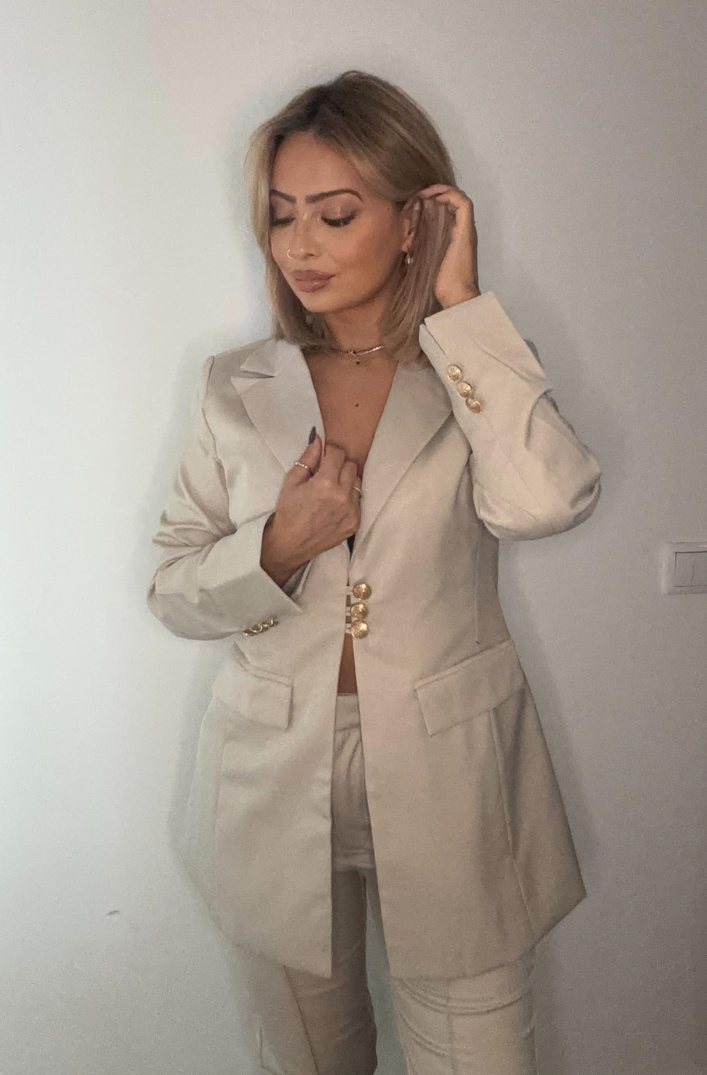 Fato com Blazer oversized com botões dourados